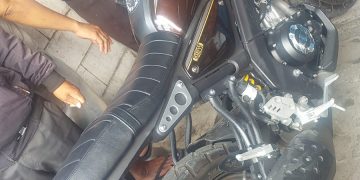Kepergok Warga Saat Beraksi di Kp. Kresek Cengkareng, 2 Begal Sajam Kabur Tabrak Pengendara Lalu Diamuk Massa