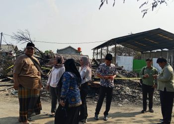 Tanggap Cepat, Kades Terpilih Hj. Santi Sagita Bersama PJ Kades Jatiwangi dan DPRD Kabupaten Bekasi Turun Langsung ke Lokasi Kebakaran