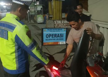 Cegah Kejahatan Jalanan, Polsek Setu Bersama Elemen Masyarakat Gelar Operasi Kejahatan Jalanan di Cijengkol