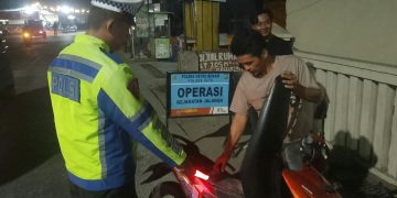 Cegah Kejahatan Jalanan, Polsek Setu Bersama Elemen Masyarakat Gelar Operasi Kejahatan Jalanan di Cijengkol