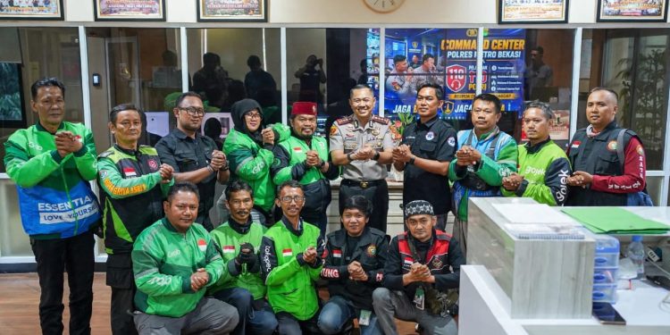 Perkuat Sinergi Polri Dan Komunitas Ojol, Kapolres Metro Bekasi Rangkul Ojol Bersama Jaga Kamtibmas 