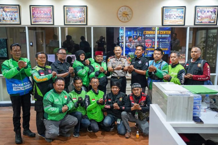 Perkuat Sinergi Polri Dan Komunitas Ojol, Kapolres Metro Bekasi Rangkul Ojol Bersama Jaga Kamtibmas